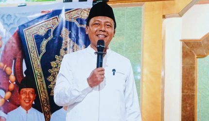 Bupati Sumbawa Barat Amar Nurmansyah menyampaikan program wisata kerakyatan dan agribisnis sapi di Kecamatan Brang Ene.
