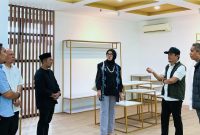 Ketua Dekranasda NTB Sinta Agathia M. Iqbal bersama jajaran saat rapat koordinasi re-opening NTB Mall menjadi BaleKITA NTB di Mataram.