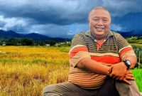 Direktur Lembaga Kajian Sosial dan Politik Mi6 NTB, Bambang Mei Finarwanto (Didu), saat memberikan keterangan terkait Perpres 4/2026 tentang pengendalian alih fungsi lahan sawah di Mataram.