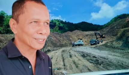 Fakhruddin Rob DPRD NTB meninjau proyek jalan Lenangguar Lunyuk Sumbawa Rp19 miliar dengan target selesai Mei 2026