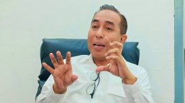 Anggota DPR RI Mori Hanafi saat menyampaikan rencana pembangunan ulang Kantor DPRD NTB di Mataram.