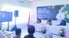 Rektor Universitas Mataram Sukardi saat menyampaikan program jalur khusus alumni dalam kegiatan Halal Bihalal IKA Unram di Mataram, Sabtu (11/4/2026).
