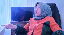 Ketua DPRD NTB Baiq Isvie Rupaeda saat memberikan keterangan kepada wartawan terkait pelantikan Sekda NTB di Mataram.