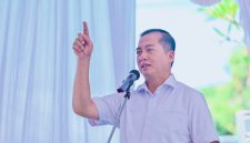 Gubernur NTB Lalu Muhamad Iqbal memberikan sambutan pada puncak peringatan HPN 2026 yang digelar PWI NTB di Mataram.