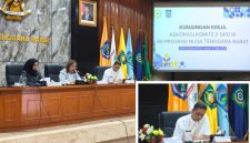 Kepala Dinas PUPRPKP NTB bersama jajaran DPD RI saat mengikuti rapat koordinasi terkait percepatan pembangunan infrastruktur jalan di NTB.