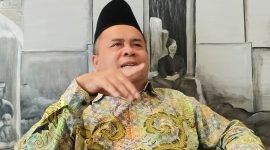 TGH Najamudin Mustafa saat memberikan keterangan terkait dugaan dana siluman DPRD NTB di Mataram.