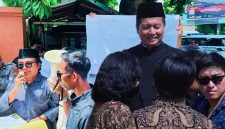 Aksi massa GERAK-NTB di depan Pengadilan Tipikor Mataram menuntut kejelasan kasus dana siluman DPRD NTB dan mendesak kehadiran Gubernur dalam persidangan.