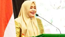 Wakil Gubernur NTB Indah Damayanti Putri menyampaikan kata sambutan saat menghadiri kegiatan upgrading IPPAT NTB dalam momentum Hari Kartini di Mataram.
