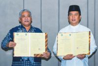 Gubernur NTB Lalu Muhamad Iqbal bersama Rektor UNY saat penandatanganan MoU kerja sama penguatan SDM di Mataram.