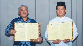 Gubernur NTB Lalu Muhamad Iqbal bersama Rektor UNY saat penandatanganan MoU kerja sama penguatan SDM di Mataram.
