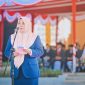 Wagub NTB Indah Dhamayanti Putri atau akrab disapa Umi Dinda saat memimpin upacara peringatan Hari Otonomi Daerah ke-XXX di Lapangan Bumi Gora, Mataram.