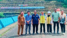 Anggota DPR RI Mori Hanafi saat meninjau langsung kondisi Bendungan Pelaparado di Kecamatan Monta, Kabupaten Bima, yang mengalami sedimentasi dan membutuhkan rehabilitasi besar senilai Rp90 miliar.