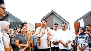 Menteri PKP Maruarar Sirait saat menghadiri kunjungan lapangan di Perumahan Polinesia Lombok Barat dan menyampaikan apresiasi terhadap terobosan pembiayaan rumah rakyat kecil yang dilakukan BSN.