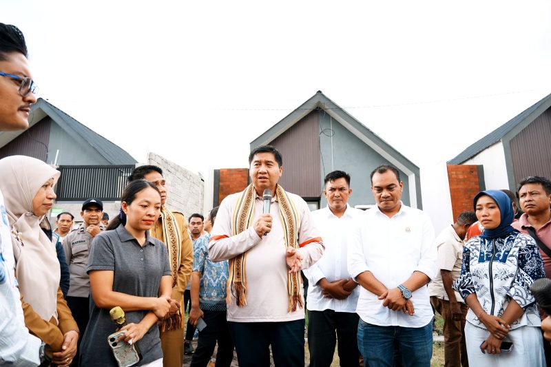 Menteri PKP Maruarar Sirait saat menghadiri kunjungan lapangan di Perumahan Polinesia Lombok Barat dan menyampaikan apresiasi terhadap terobosan pembiayaan rumah rakyat kecil yang dilakukan BSN.
