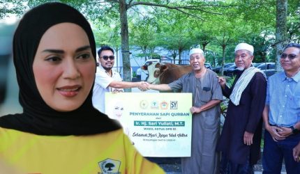 Sari Yuliati, Pimpinan DPR RI dari Partai Golkar Dapil NTB II Pulau Lombok, menyalurkan 39 ekor sapi kurban kepada masyarakat Lombok untuk Idul Adha 1447 Hijriah.