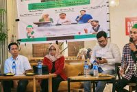 Terlihat suasana diskusi publik Badko HMI Bali-Nusra di Kota Mataram yang membahas ketimpangan pembangunan NTB, dihadiri Pemerintah, Akademisi, dan Aktivis.