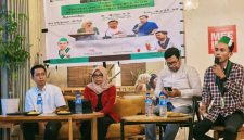 Terlihat suasana diskusi publik Badko HMI Bali-Nusra di Kota Mataram yang membahas ketimpangan pembangunan NTB, dihadiri Pemerintah, Akademisi, dan Aktivis.