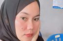 Terlihat Dewi Anggraini yang mengaku diterlantarkan suaminya, anggota Polres Bima Kota, usai yang bersangkutan menjabat sebagai ajudan Bupati Bima.