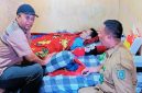 Terlihat Zulkieflimansyah saat menjabat sebagai Gubernur NTB, menemui dan mengunjungi masyarakat serta menyerahkan bantuan 