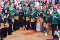 Yusril Ihza Mahendra bersama kader Partai Bulan Bintang saat menegaskan legalitas kepemimpinan Yuri Kemal Fadlullah dalam forum nasional.