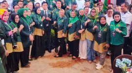 Yusril Ihza Mahendra bersama kader Partai Bulan Bintang saat menegaskan legalitas kepemimpinan Yuri Kemal Fadlullah dalam forum nasional.