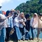Wisata Wadu Jao Dompu, salah satu destinasi alam unik di NTB dengan panorama batuan alami dan lanskap savana yang memukau wisatawan.