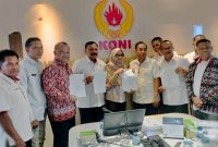 Kepala Bappeda NTB Baiq Nelly Yuniarti bersama jajaran Pemprov NTB dan Ikut dihadiri Ketua KONI NTB dan juga Anggota DPR RI Mori Hanafi saat menghadiri Rapat Koordinasi Persiapan PON 2028 di Jakarta.