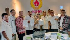 Kepala Bappeda NTB Baiq Nelly Yuniarti bersama jajaran Pemprov NTB dan Ikut dihadiri Ketua KONI NTB dan juga Anggota DPR RI Mori Hanafi saat menghadiri Rapat Koordinasi Persiapan PON 2028 di Jakarta.