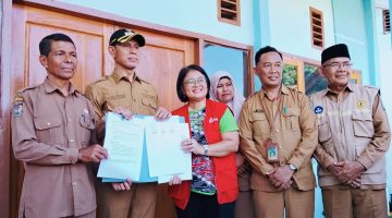 Peresmian perpustakaan SDN Sowa yang sebelumnya terbengkalai sejak 2012 usai direvitalisasi oleh YAPPIKA dan YISA Ambalawi di Kecamatan Soromandi, Kabupaten Bima.