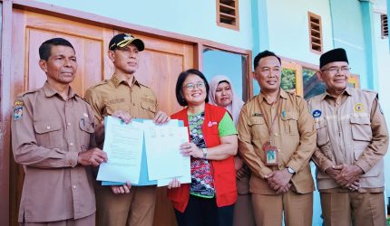 Peresmian perpustakaan SDN Sowa Bima setelah 14 tahun terbengkalai oleh YAPPIKA dan YISA Ambalawi