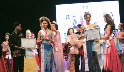 Penobatan pemenang Puteri Anak dan Puteri Remaja NTB 2026 di Taman Budaya NTB