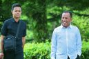 Terlihat Bupati Bima Ady Mahyudi bersama ajudannya, Brigpol Anhar Ajudan Bupati tersebut menjadi sorotan setelah dilaporkan oleh istrinya terkait dugaan penelantaran rumah tangga dan telah menjalani sidang disiplin internal di Polres Bima Kota.