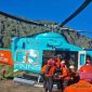 Tim SAR gabungan bersama kru helikopter PT SGi Air Bali melakukan evakuasi medis udara terhadap pendaki perempuan asal Malaysia yang mengalami cedera serius di kawasan Pelawangan 2 Sembalun, Gunung Rinjani, Selasa (26/5/2026).