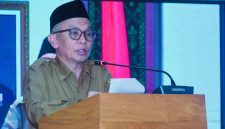 Sekretaris Daerah (Sekda) Provinsi NTB Abul Chair, Ak, menyampaikan tanggapan Pemerintah Provinsi NTB terhadap lima Raperda prakarsa DPRD NTB dalam rapat paripurna yang membahas Bale Mediasi, perlindungan petani, pencegahan pinjaman online ilegal dan judi online, sumbangan dana pendidikan, serta tata kelola pertambangan yang berpihak kepada masyarakat.