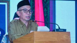 Sekretaris Daerah (Sekda) Provinsi NTB Abul Chair, Ak, menyampaikan tanggapan Pemerintah Provinsi NTB terhadap lima Raperda prakarsa DPRD NTB dalam rapat paripurna yang membahas Bale Mediasi, perlindungan petani, pencegahan pinjaman online ilegal dan judi online, sumbangan dana pendidikan, serta tata kelola pertambangan yang berpihak kepada masyarakat.