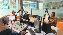 Kepala Bidang Pembinaan Koperasi Diskop UKM NTB Rahmadin saat menjadi narasumber Dialog Interaktif RRI Mataram terkait progres pembangunan Koperasi Desa/Kelurahan Merah Putih (KDKMP) di Nusa Tenggara Barat.