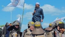 Saat Abu Bakar Beko dalam memperjuangkan pembentukan Provinsi Pulau Sumbawa sebagai wujud pemerataan pembangunan, kemandirian daerah, dan keadilan politik.