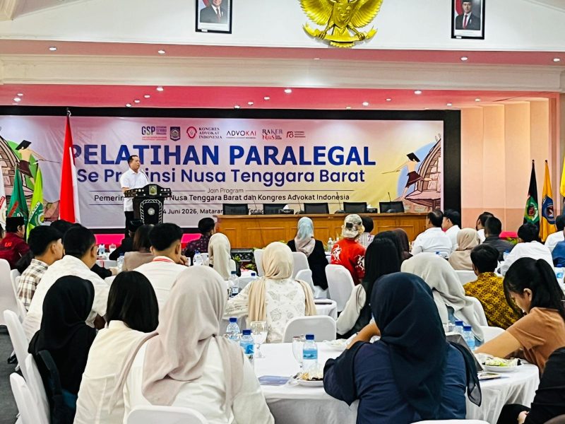 Gubernur NTB Lalu Muhamad Iqbal membuka Pelatihan Paralegal yang menjadi bagian dari Gerakan 1.000 Paralegal di Graha Bhakti Praja Kantor Gubernur NTB, diikuti 200 peserta dari berbagai daerah di Nusa Tenggara Barat.
