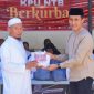 Ketua Divisi Sosialisasi, Pendidikan Pemilih, Partisipasi Masyarakat, dan SDM KPU NTB, Agus Hilman, saat menyampaikan sambutan pada kegiatan penyembelihan hewan kurban Idul Adha 1447 Hijriah di halaman Kantor KPU NTB, Mataram.
