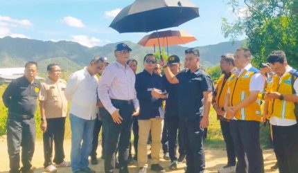 Gubernur NTB Lalu Muhamad Iqbal dan Menteri PU Dody Hanggodo meninjau lokasi pembangunan Sekolah Rakyat pertama di Pulau Sumbawa di Desa Pandai Kabupaten Bima.