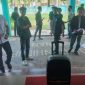 Puluhan mahasiswa yang tergabung dalam Aliansi Pengurus Himpunan Pelajar dan Mahasiswa Wera (HPMW) Mataram menyampaikan aspirasi di depan Kantor DLHK Provinsi NTB terkait dugaan pelanggaran lingkungan oleh tambak udang di Kecamatan Wera, Kabupaten Bima.