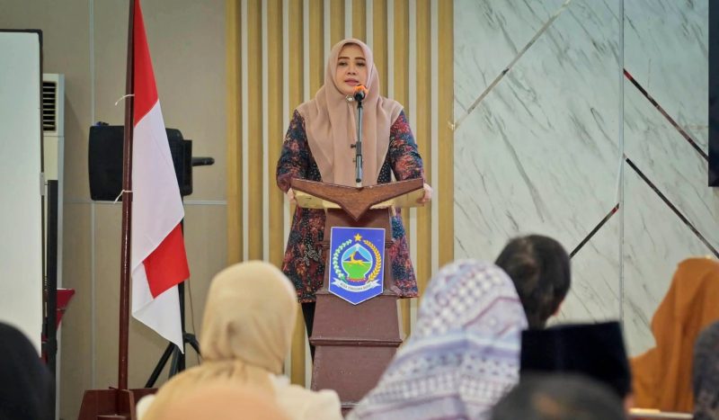 Wakil Gubernur NTB Indah Dhamayanti Putri bersama Ketua TP PKK NTB Sinta M. Iqbal saat meluncurkan program Voice for Equality: Stop Kekerasan Berbasis Gender di Aula Rinjani BPSDMD Provinsi NTB, Mataram.