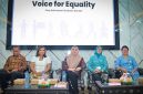 Wakil Gubernur NTB Indah Dhamayanti Putri bersama Ketua TP PKK NTB Sinta M. Iqbal saat meluncurkan program Voice for Equality: Stop Kekerasan Berbasis Gender di Aula Rinjani BPSDMD Provinsi NTB, Mataram.