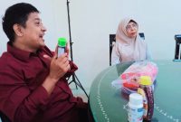 Perwakilan HNI memberikan sosialisasi produk halal dan pengembangan UMKM kepada jajaran Dinas Koperasi UKM Provinsi NTB di Mataram.