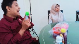 Perwakilan HNI memberikan sosialisasi produk halal dan pengembangan UMKM kepada jajaran Dinas Koperasi UKM Provinsi NTB di Mataram.