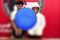Satresnarkoba Polres Bima mengamankan seorang DJ perempuan berinisial APC (25) yang diduga terlibat peredaran narkotika jenis sabu di Desa Nata, Kecamatan Palibelo, Kabupaten Bima, beserta barang bukti 11 paket sabu seberat 12,42 gram.