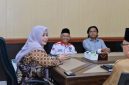 Wakil Gubernur NTB Indah Dhamayanti Putri menerima audiensi DPD APDESI Merah Putih NTB di Mataram. Pertemuan membahas optimalisasi Program Desa Berdaya sebagai upaya mendukung pembangunan desa dan meningkatkan kesejahteraan masyarakat di tengah keterbatasan anggaran.