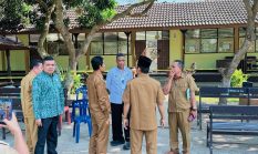 Ruang Guru SMAN 1 Lingsar Roboh, Kerugian Tembus Rp1 Miliar, Polisi Pasang Garis Pengaman