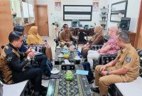 Kepala Disperindag NTB menerima kunjungan manajemen PT AMAN dan ODISI Wilderness North Group Company untuk membahas pengembangan Bendungan Batujai sebagai hub dan waterbase seaplane pertama di Indonesia.