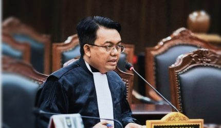 Dr Irpan Suriadiata menggugat aturan masa jabatan Ketua Umum Partai Politik ke Mahkamah Konstitusi agar dibatasi maksimal dua periode.